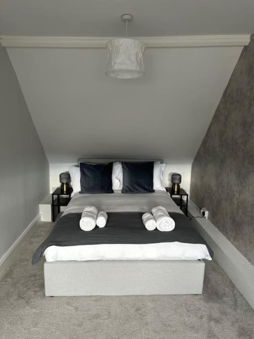 High Wycombe Centre- 2 Bed Flat Appartement Buitenkant foto