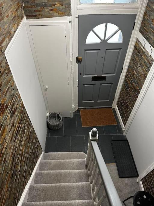 High Wycombe Centre- 2 Bed Flat Appartement Buitenkant foto