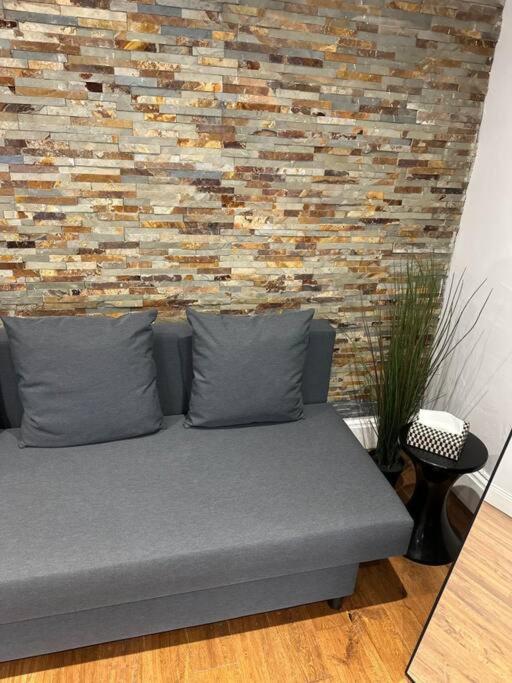 High Wycombe Centre- 2 Bed Flat Appartement Buitenkant foto